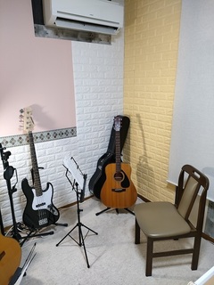 K&Kギター弾き語り教室 受講者様席01.jpg
